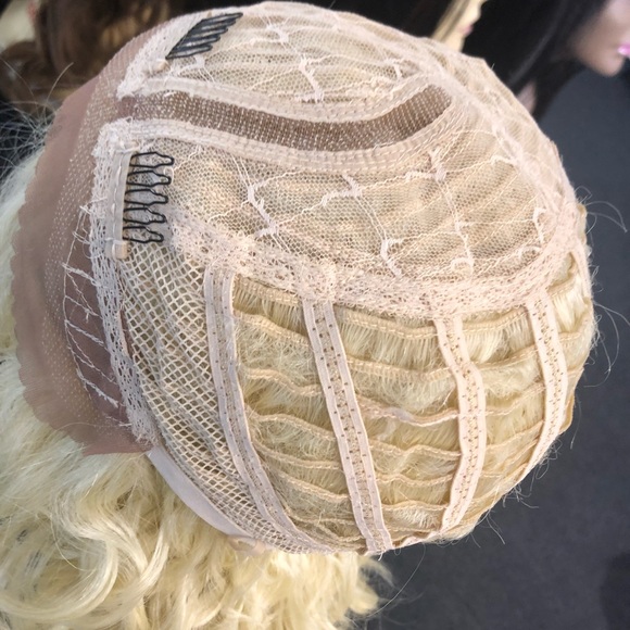 Short ombré blonde bob Lacefront wig curly - Picture 7 of 7